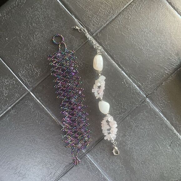 Beautiful Purple Beadwork Bracelets SET of 2, Unmarked - Picture 4 of 4